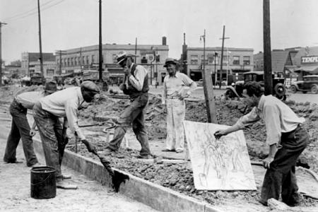 Michigan artist Alfred Castagne sketching WPA construction workers By an unknown photographer, May 19, 1939